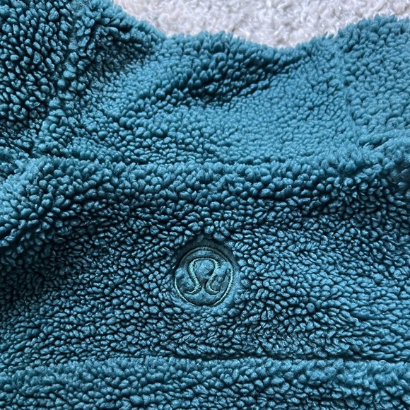 Lululemon Scuba Oversized Cropped Fleece Funnel Neck - Picture 10 of 10